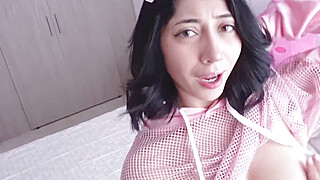 DESCUBRÍ A mi hermanastro Y me rompe el culo en su cuarto al lado de su mamá Porn Video