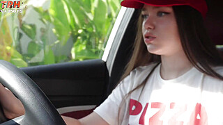 Fucked a pizza delivery girl for being late, got a tip with a powerful... Porn Video