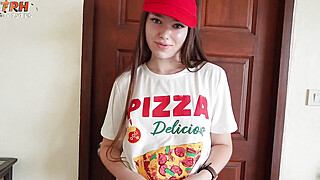 Fucked a pizza delivery girl for being late, got a tip with a powerful... Porn Video