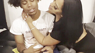 thick brazilian mami signs to lil Porn Video