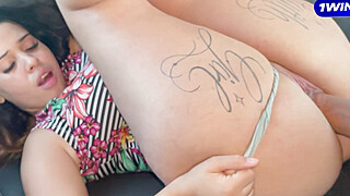 Foda deliciosa dentro do carro com muita putaria (PUBLIC ADRENALINE)... Porn Video