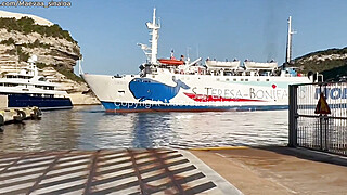 French VLOG - I take a facial in my hotel room during my holidays in Sardinia!! Porn Video