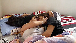 I'm very horny and I wake up my stepsister to fuck and put the dildos in Porn Video