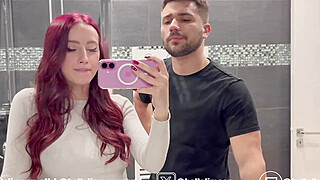22 ans GANGBANG 5 bites pour Hellolimoon elle se prend un bukkake et se fait... Porn Video