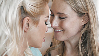 Two hot blonde MILFs turned to ech other Porn Video