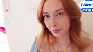 The cutie fucked the delivery guy and he didn't even charge her for the... Porn Video