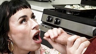 Kinky housewife loves a good bj in the kitchen Porn Video