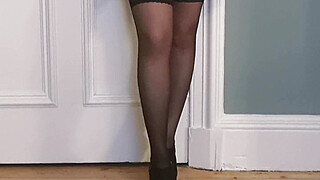 Amateur Teen Brunette Schoolgirl Gets Her Pussy Licked and Facesits -- Part Porn Video