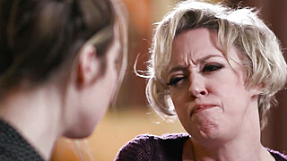 Fan girl licks favorite actor in cosplay Porn Video