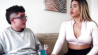 Latina seduces exbf using her flawless curvy body Porn Video