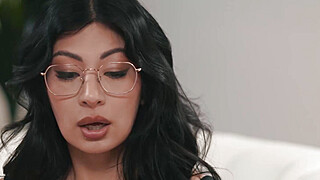 Busty tgirl Andylynn Payne fucks client Porn Video