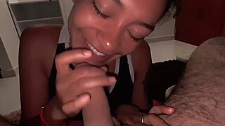 Me chupo su pene hasta sacar toda esa leche Porn Video