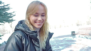 Sucked a stranger's big salami in the park and got a stiff bang at his place... Porn Video