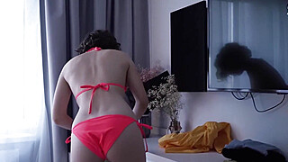 Nude cleaning chick gives greatest oral pleasure and hand job in hotel... Porn Video