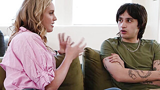 Stepson helps milf stepmom get pregnant Porn Video