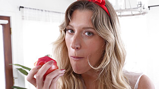 Big round ass stepsister likes apples Porn Video