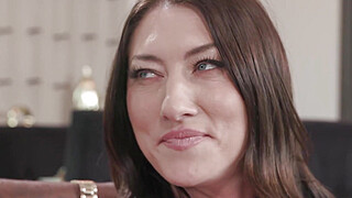 Cuck guy watching wife deepthroating bbc