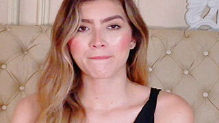 Blonde Does Her Best Masturbation Porn Video