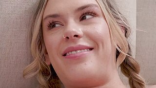 Fingering my naked stepcousin until she squirt Porn Video