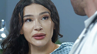 Trying the dick of my super handsome doctor Porn Video