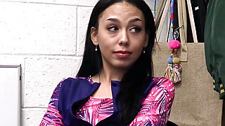 Pylfer Bianca Pleases Officer with Foot and Pussy Porn Video
