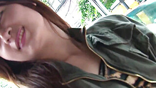 Tiny Asian MILF picked up in a Tuk Tuk Porn Video
