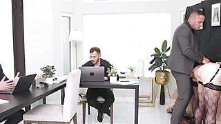Freeuse Secretaries Drain Stressed Bosses at Work Porn Video