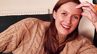 Amateur brunette drains on her sofa Porn Video