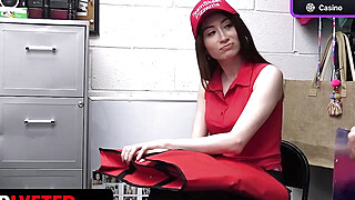 Young American chick loves gargle pizza Big Boobs Porn Video