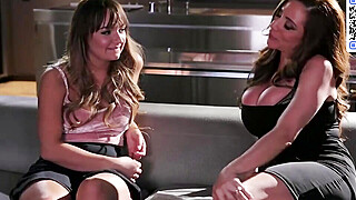 Mature mummy loves facesitting on youthfull girl Big Boobs Porn Video