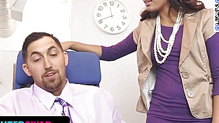 Handsome stud gets a molten oral job at work Big Boobs Porn Video