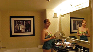 MOMPOV Luna - Vegas Topless Porn Video