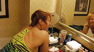 MOMPOV Luna - Vegas Topless Porn Video