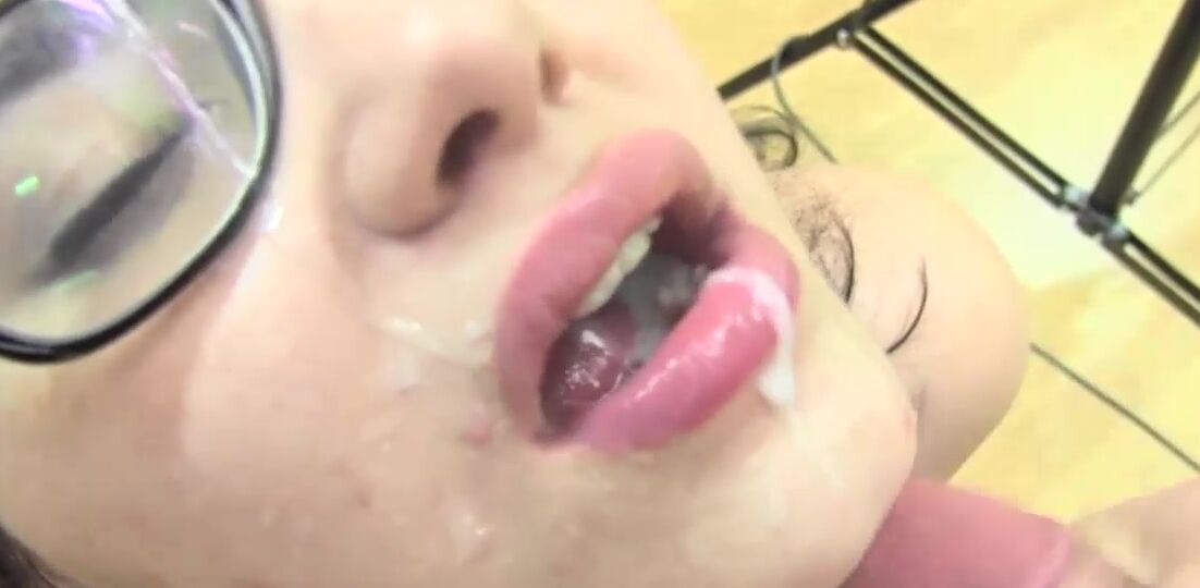 PUTA LOCURA Sexy Spanish Teen in her first Gangban