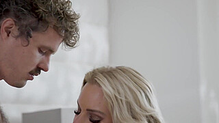 Booty Teen Caught her Mom Fucking her Boyfriend Porn Video