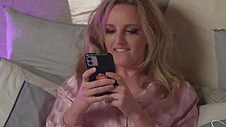 It's Naughty Blonde Charlie Forde Sexting & Squirting Before Going To Bed! Porn Video