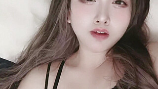Amateur Japanese who masturbate thinking only about big cock before going to bed Porn Video