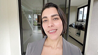 La agente de bienes raíces más caliente me muestra la propiedad y la... Porn Video