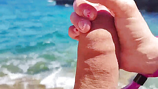 Matura troia succhia il cazzo in spiaggia nudisti. Amatoriale POV Porn Video